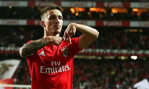 Arsenal nhận báo giá cho người thay Lisandro Martinez