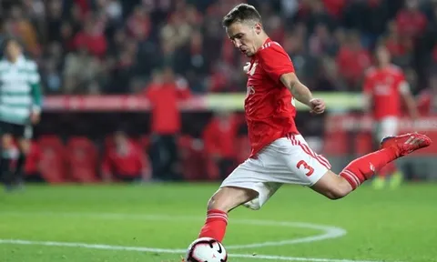 Mục tiêu bay đến Anh, Arsenal tăng tốc đàm phán