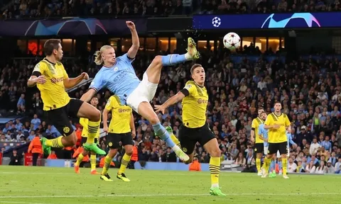 Groves: Haaland giống huyền thoại của Arsenal