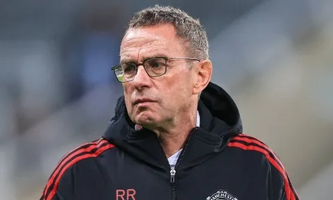 Hạ Burnley, Rangnick đã biết ai nên sát cánh cùng Bruno Fernandes
