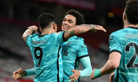 Hạ gục Man United, sao Liverpool khiến Lineker "phát cuồng"