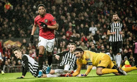 Hạ sát Partizan, Martial ngầu hết chỗ chê!