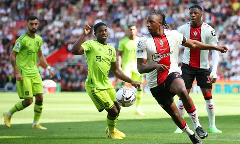 Hạ Southampton, M.U phát hiện một máy chạy biên trái xuất sắc
