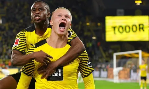 Haaland lập cú đúp, Dortmund lội ngược dòng trong cơn mưa bàn thắng