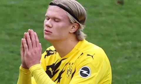Haaland tịt ngòi trận thứ 4 liên tiếp, Dortmund gục ngã tại Signal Iduna Park