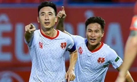 Hải Phòng lấy lại ngôi đầu V-League từ SLNA