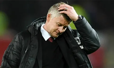 Hai tiền bối chỉ ra cầu thủ Man Utd kiêu ngạo, khiến Cavani không hài lòng