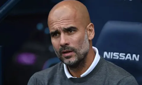 'Hàng phòng ngự này của Man City không biết phòng ngự...'