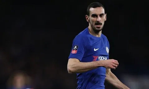 Hàng thủ chật chội, Chelsea đẩy 'người thừa' đến Ý