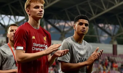 Hàng thủ "tan nát", đâu là hy vọng cho Liverpool