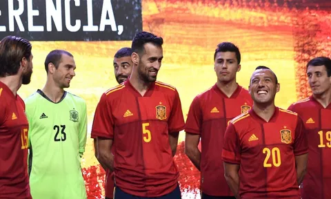 Hành trình trở lại kỳ diệu của "cục nợ Arsenal" trong màu áo La Roja!