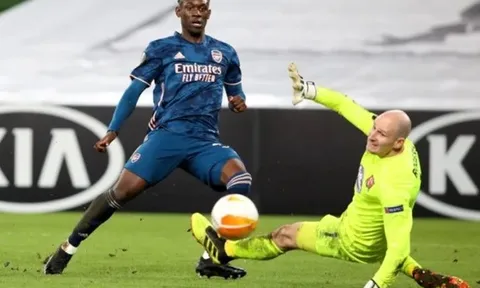 Hargreaves chỉ rõ bộ ba có thể giúp Arsenal chinh phục danh hiệu