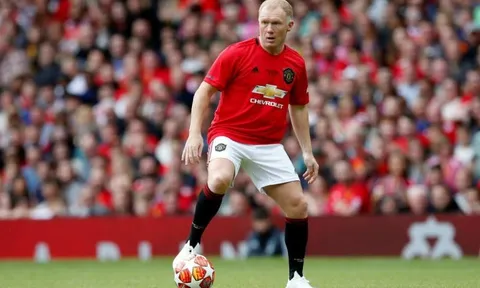 Hargreaves khen sao trẻ Man City: "Cậu ấy giống Scholes"