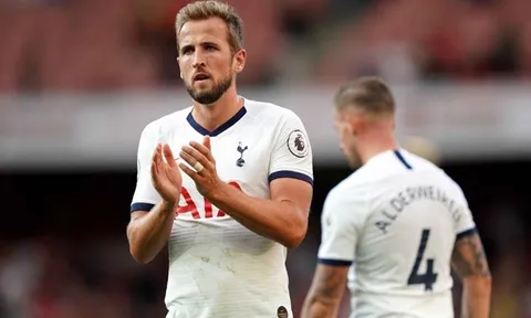 "Thế quái nào mà cậu ta vẫn có thể tiếp tục ở lại Tottenham?"