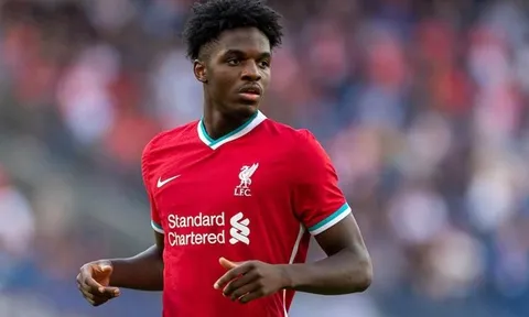 Hậu vệ khiến Klopp kinh ngạc rời Liverpool