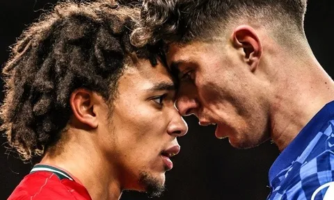 Havertz cụng đầu Alexander-Arnold, sao Liverpool lao vào xô
