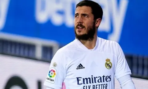 Hazard có lẽ phải thấy "xấu hổ" với Courtois bởi 1 khả năng ở Real