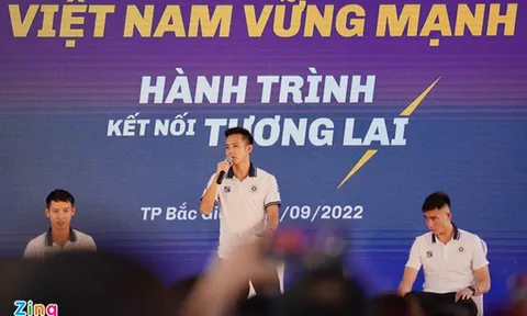 Hùng Dũng: ‘Tôi không tự mình trở thành ngôi sao’