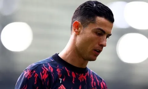 Người cũ hé lộ thời điểm Roma công bố Ronaldo