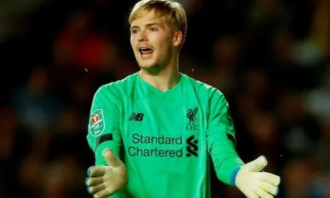 Henderson ca ngợi "kép phụ" của Alisson