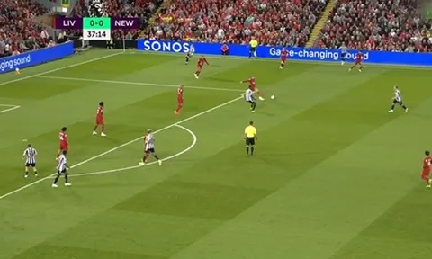 Henderson 'copy' sai lầm trước Man Utd