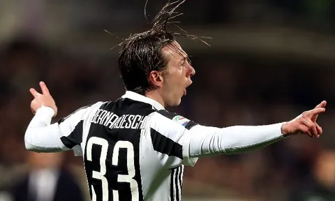 Bị Pirlo bật bãi, "kẻ thất sủng" lập tức được Barca liên hệ