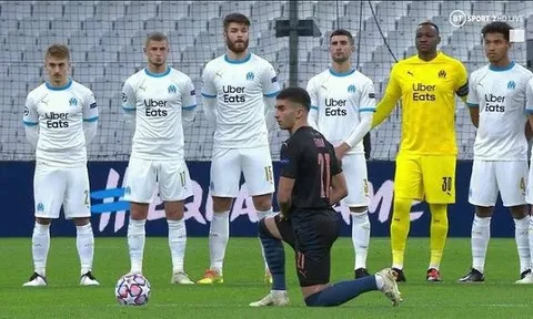 Hình ảnh kỳ quặc đầu trận Manchester City gặp Marseille