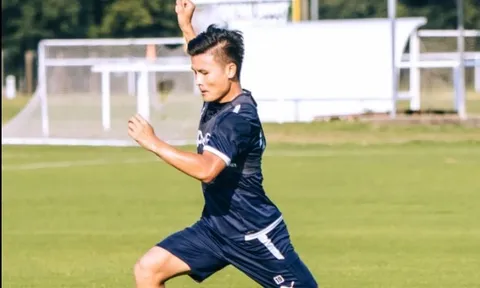 Hình ảnh mới nhất của Quang Hải tại Pau FC nhận mưa "thả tim"