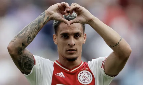 HLV Ajax cảnh báo mục tiêu của MU