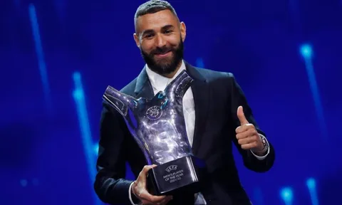 HLV Ancelotti và Benzema được UEFA vinh danh