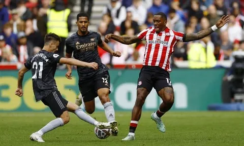 HLV Brentford 'tâm phục khẩu phục' với Arsenal
