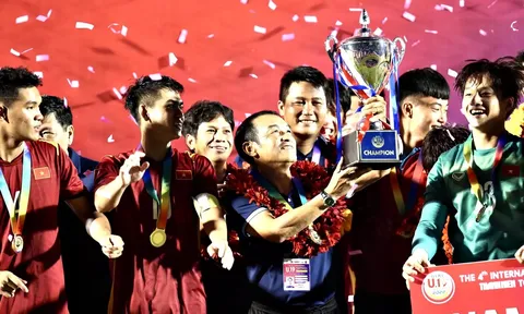 HLV Đinh Thế Nam nói gì sau chức vô địch U19 Quốc tế