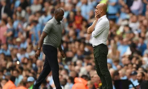 HLV Guardiola chê hàng thủ Man City