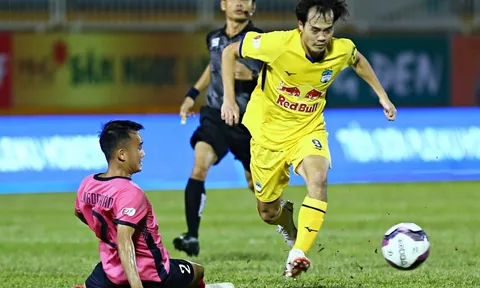 HLV Kiatisuk: 'HAGL may mắn mới thắng Hà Tĩnh'