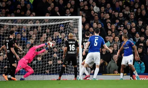 HLV Lampard đưa Everton vào tứ kết FA Cup
