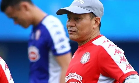 HLV Lư Đình Tuấn rời CLB TP.HCM