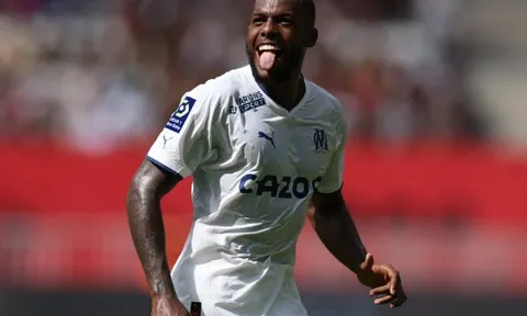 HLV Marseille bất ngờ với Nuno Tavares