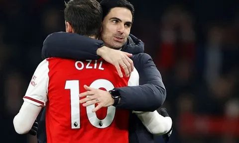 HLV Mikel Arteta bất ngờ gieo hy vọng cho Mesut Ozil