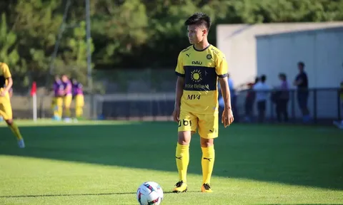 HLV Pau FC: Quang Hải rất cần mẫn