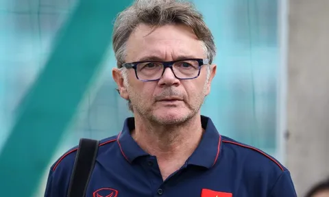 HLV Philippe Troussier sắp tái xuất