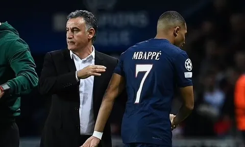 HLV PSG bốc khói vì Mbappe