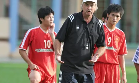 Cựu HLV trưởng tuyển Việt Nam - Alfred Riedl qua đời!