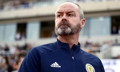 HLV Scotland: "Gilmour không được chơi bóng nhiều ở Chelsea..."