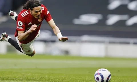 HLV Solskjaer: “Edinson Cavani chưa hạ quyết tâm”