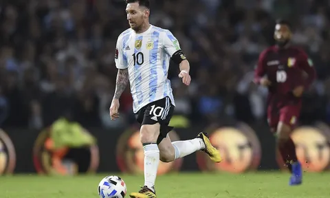 HLV tuyển Argentina: 'Hãy tận hưởng Messi khi còn có thể'