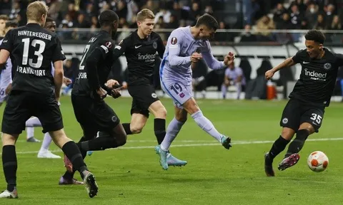 Hòa vất vả, Xavi thừa nhận Barca không biết cách làm 1 điều