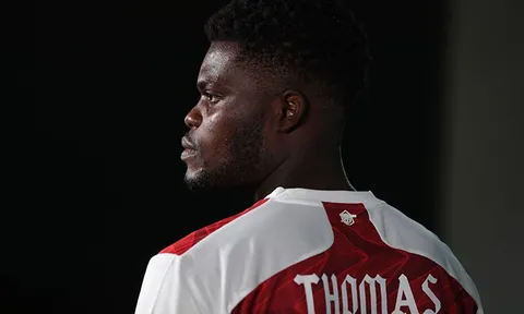 Học hỏi Depay, Thomas Partey không để họ trên áo đấu Arsenal?
