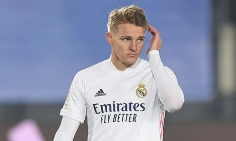 Học hỏi "người không phổi", Odegaard mới có tương lai ở Real