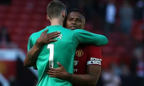 Hơn 1 năm sau khi chia tay Man Utd, Valencia giờ ra sao?