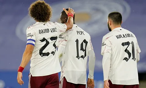 Đi tìm những ngôi sao Arsenal hay nhất trong chiến thắng Leicester
